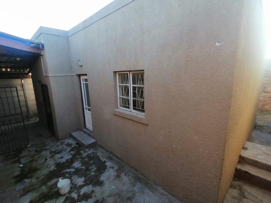 5 Bedroom Property for Sale in Eikendal Western Cape